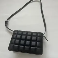 未使用　美品　H&M ブラック キルティング ショルダーバッグ　黒　ブラック