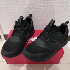 New Balance ブラック スニーカー