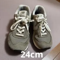 New Balance 574 シルバー スニーカー 24センチのサムネイル