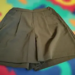 ユニクロ、カーキ色キュロットスカート