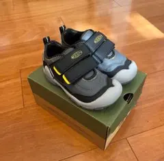 KEEN キッズスニーカー グレー/ブラック/イエロー 19.5cm 未使用