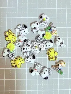 ネイルパーツ　スヌーピー　２０個