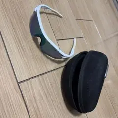 Oakleyサングラスのサムネイル