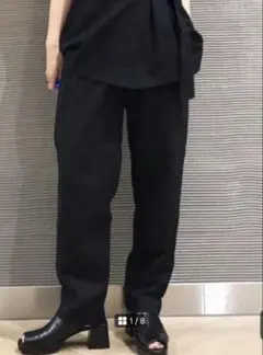 ニコアンド…ブラック 麻混タックストレートパンツ　Mサイズのサムネイル