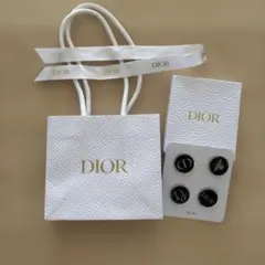 Dior ピンバッジ4個セット　ショップ袋付き