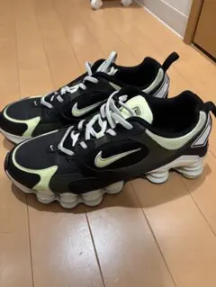 Nike Shox ブラック/ライム スニーカー