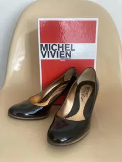 MICHEL VIVIEN パテントレザー パンプスのサムネイル