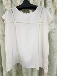 新品　LAUTREAMONT 半袖ブラウス ホワイトのサムネイル