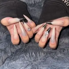 ギャルネイルフレンチ半ラメロングネイルチップ