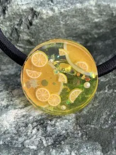 フルーツヘアゴム　レモン　小さめ　キラキラ　パール　レモン　柑橘　爽やか　黄色