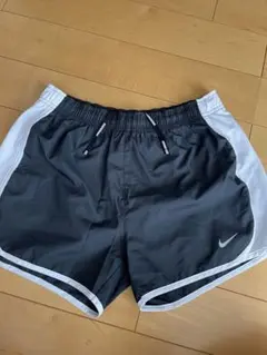 NIKE トレーニングパンツ　ナイキ　テニス　ショートパンツ　L 美品