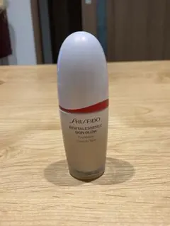 SHISEIDO エッセンススキングロウファンデーション 140