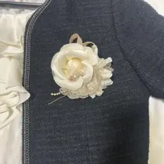 ホワイト花モチーフ ブローチ コサージュ ケース付き