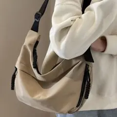 ボディバッグ ショルダバック ベージュ 斜めがけ　大人カッコいい