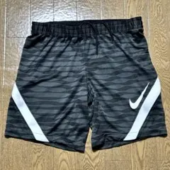 NIKE サッカー　ハーフパンツ　キッズ