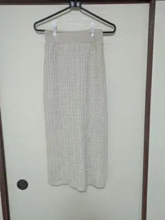 GUケーブルニットロングスカート　S