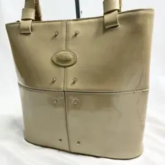 トッズ トートバッグ スタッズ 金具 ヴィンテージ レザー ロゴ 大容量 多機能