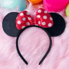 カチューシャ　ディズニー　ミニーちゃん　ドットレッド　新品未使用