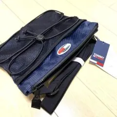 新品Tommy Hilfiger ショルダーバッグネイビー サコッシュ　斜めがけ