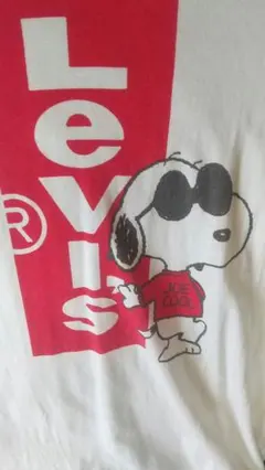 【©️2018年】 Levi's x PeanutsコラボTシャツ　スヌーピーMのサムネイル