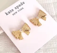 Kate spadeラップ イン ア ボウ ピアス