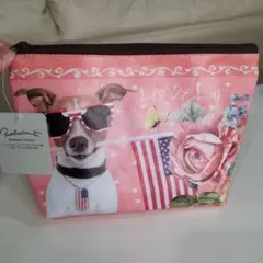 ピンク色ポーチ