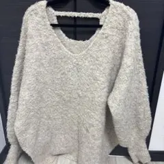 GRLクリーム色 Vネック セーター 長袖