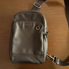コーチ　ボディバッグ　ブラックレザー　斜めがけ