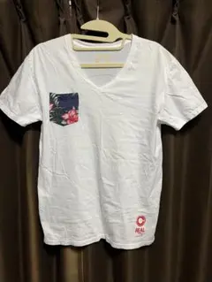 cloveru フラワー柄ポケット付きVネックTシャツ