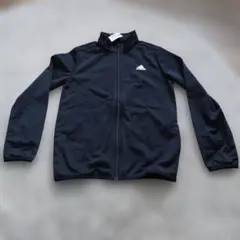 adidas ブラックジャージ 140サイズ　上のみ