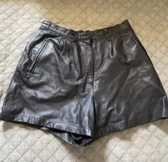 黒レザーショートパンツ サイズ40