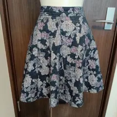 最終再値下げ美品PEYTON♡PLACE花柄ミニサーキュラースカート♡サイズМのサムネイル