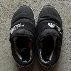THE NORTH FACE ヌプシ ライトモックスリッポン