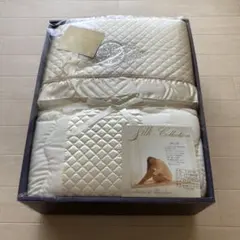 【美品】お値下げ4/10まで 　おしゃれな　シルク混肌掛け布団