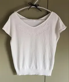 SWINGLE 半袖トップス Vネック 刺繍 花柄 ホワイト Sのサムネイル