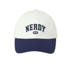 【新品タグ付き】NERDY ツートンアーチロゴキャップ
