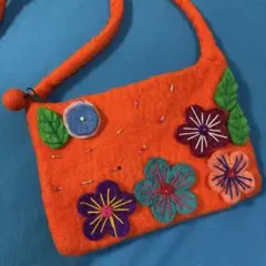 handmade ウール100% フェルト　ポシェット