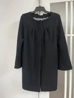 ブラックウールコート フレアスリーブ　エレガント　ノーカラー　黒　コンサバ