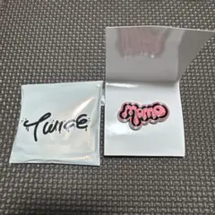 TWICE MOMO ランダムピンバッジ