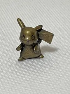 ポケモン　メタルフィギュア　レトロ　ピカチュウ　フィギュア　メタル