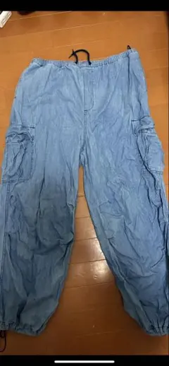 デニムブルー カーゴパンツ サイドポケット付き