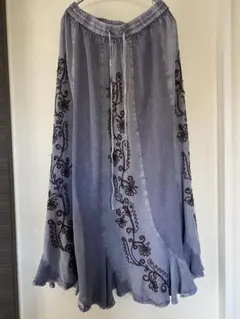 古着　刺繍入りフレアスカート　ロングスカート