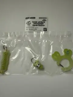 TWICE LOVELYS アクリルカラビナフロッキーマスコット ジョンヨン