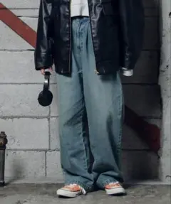 kutirタックワイドデニムパンツのサムネイル