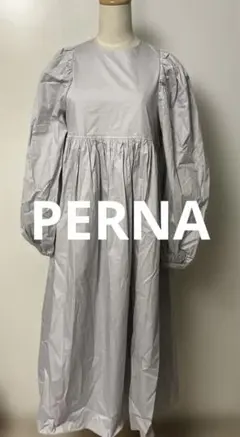 新品タグ付きPERNA ボリュームスリーブワンピース定価19800円のサムネイル