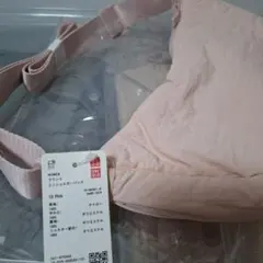 UNIQLO タグ付き　ラウンドミニショルダーバッグ ピンク色のサムネイル