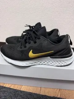 NIKE REACT スニーカー ブラック ゴールド　ウィメンズ