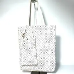 0039 ロベルタ ディ カメリーノ　トートバッグ　ホワイト