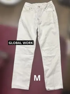 GLOBAL WORK デニム テーパードパンツ　ホワイト　Mサイズのサムネイル