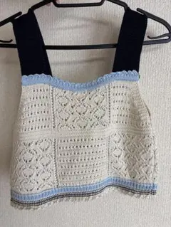 レース編みノースリーブニット